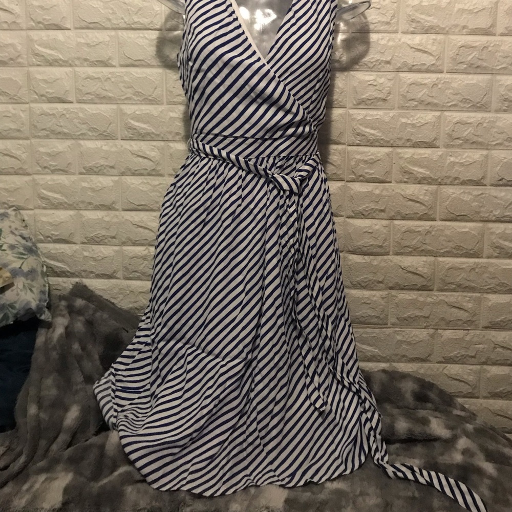 LOFT DRESS SIZE 6 - Picture 8 of 8
